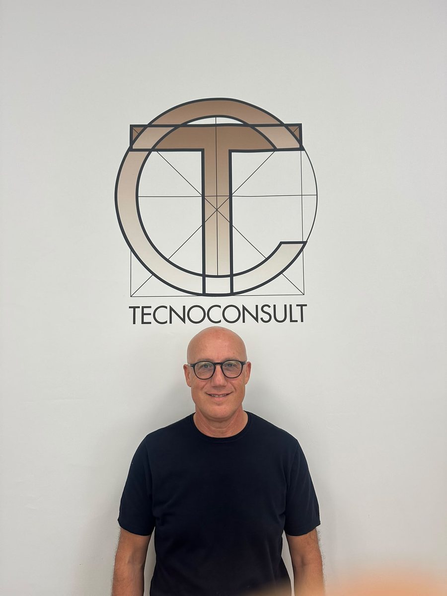 Ritratto di Mauro Scarabel, fondatore di Tecno Consult